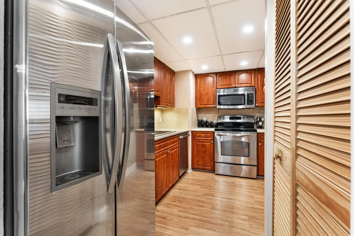 Palm Beach House Unit 402 photo 13