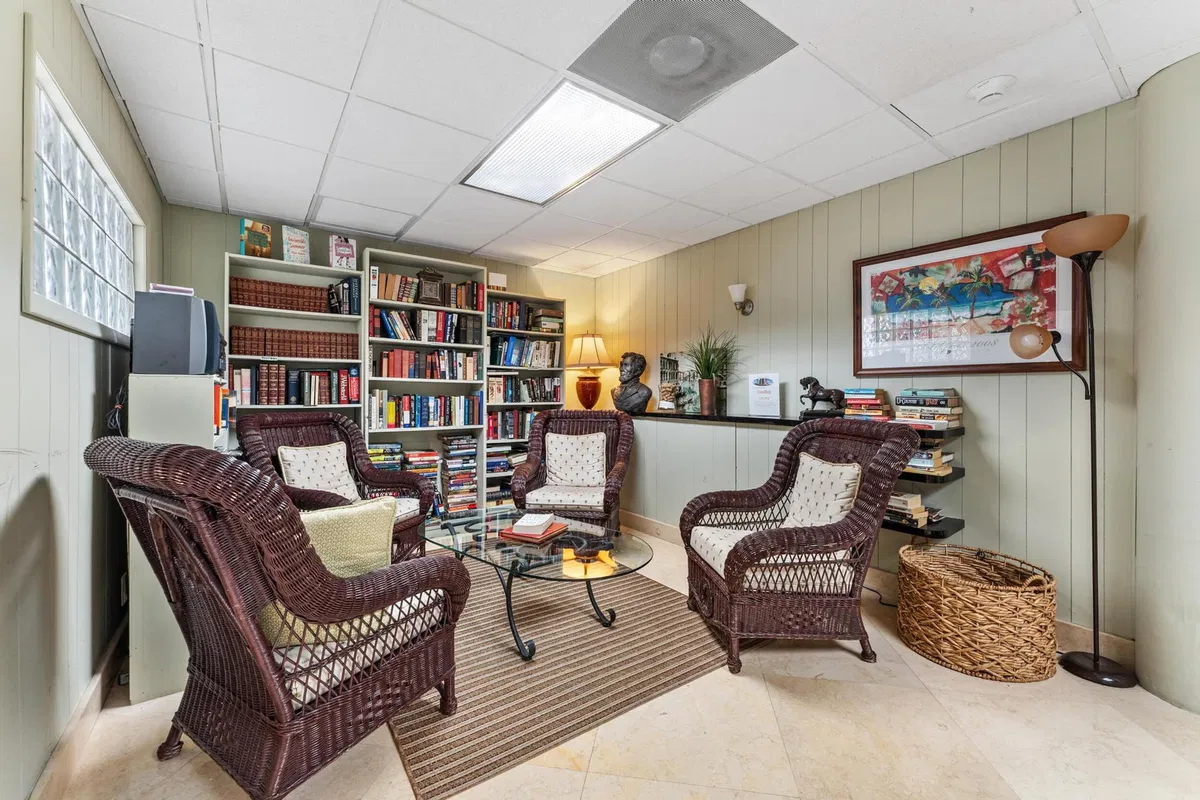 Palm Beach House Unit 402 photo 28
