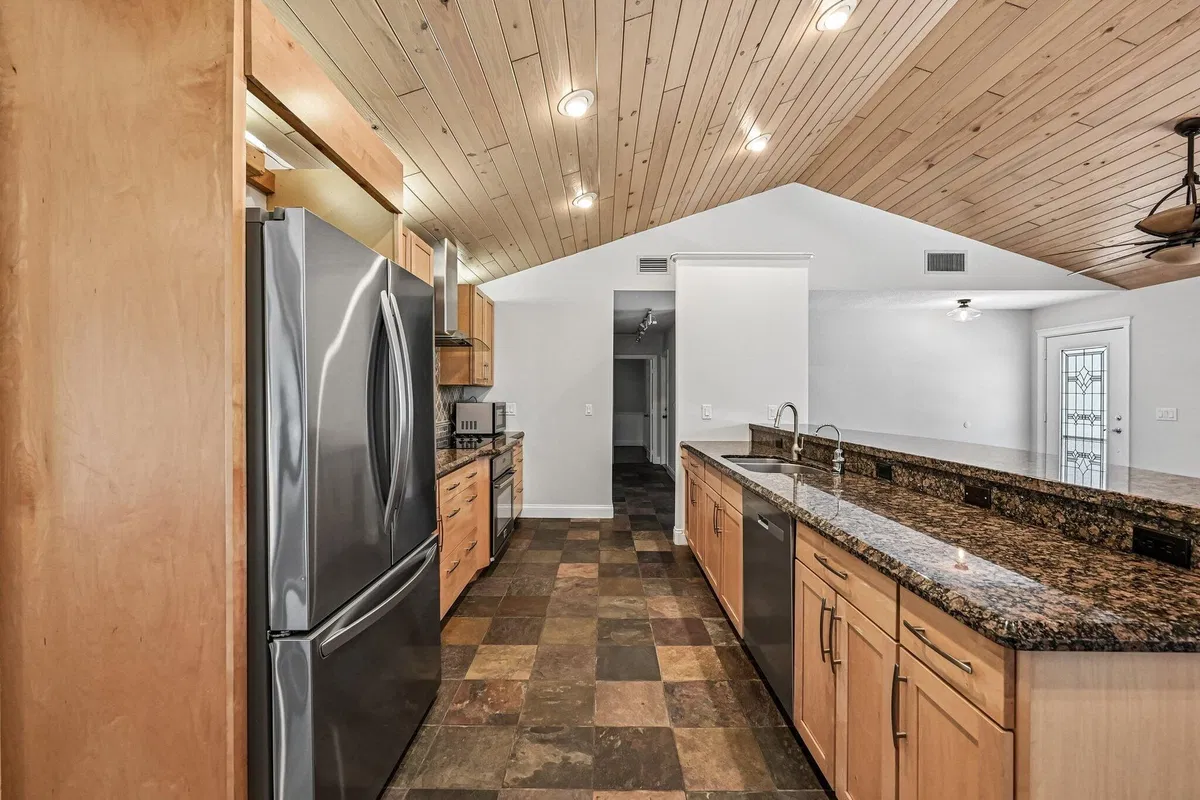Residence photo 16