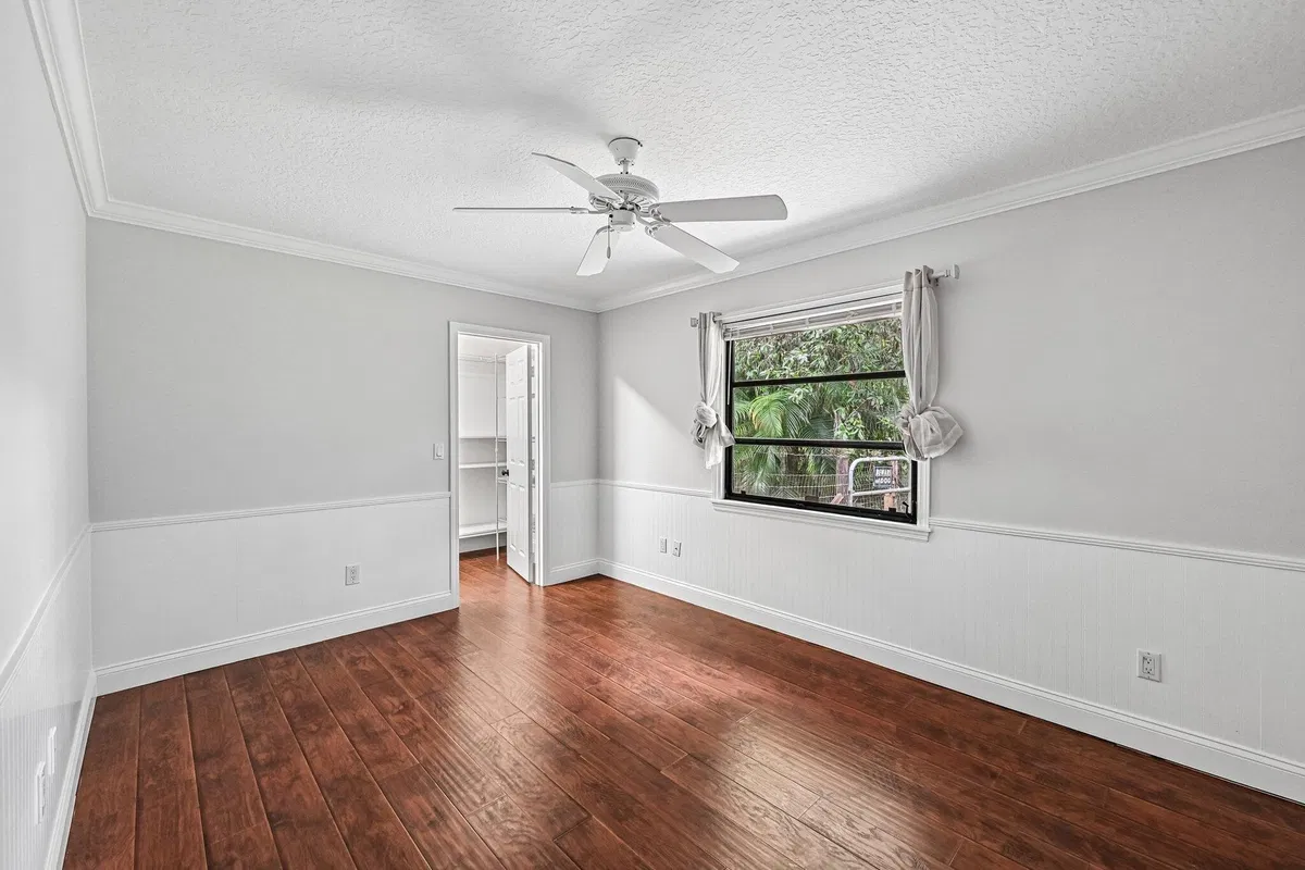 Residence photo 25