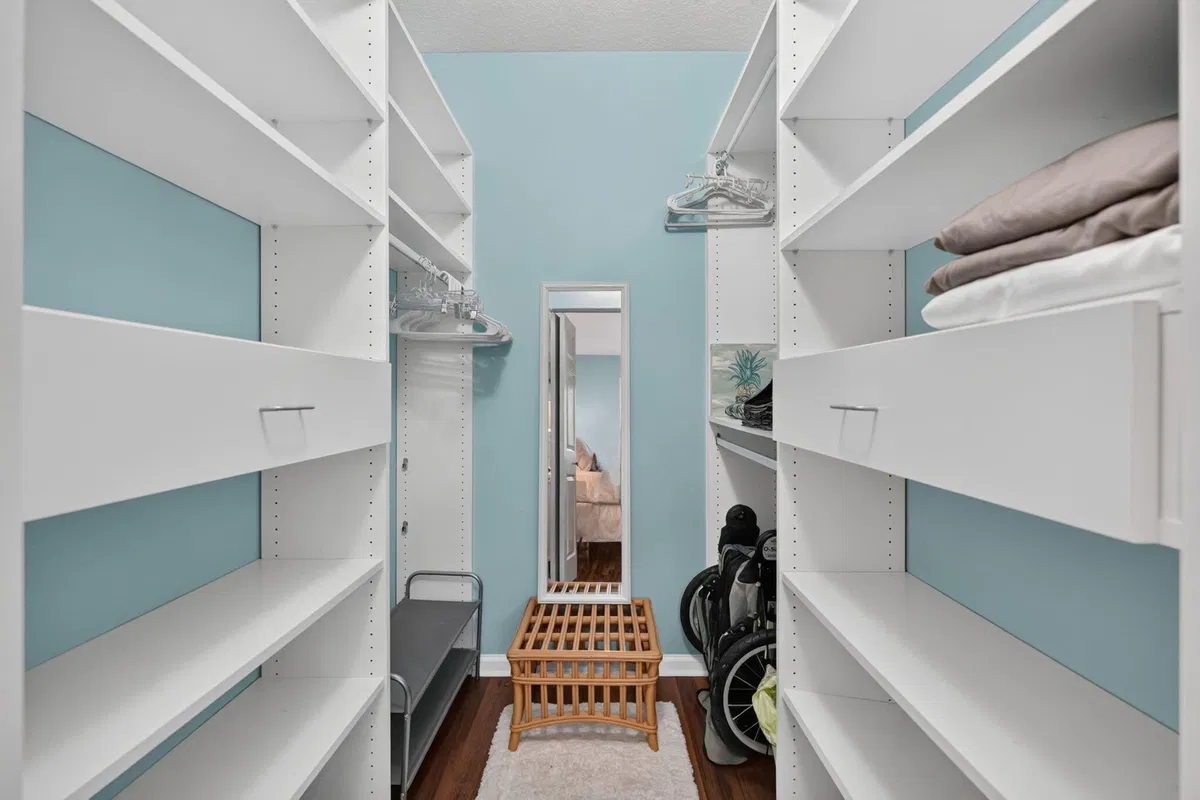Unit 1202 photo 19
