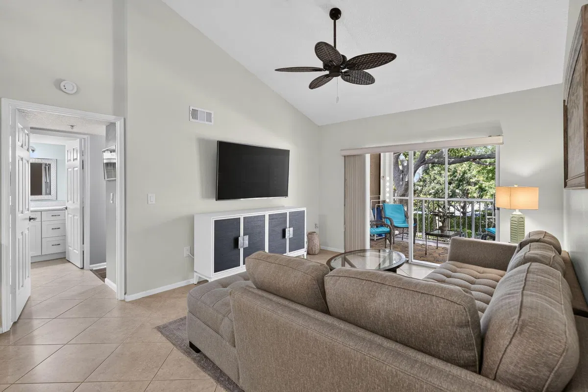 Unit 1202 photo 28