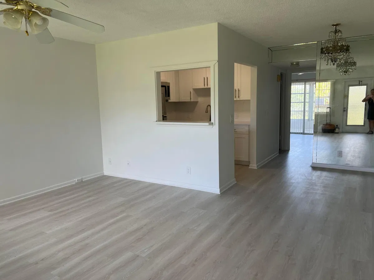 Residence photo 4