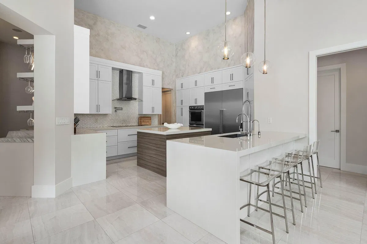 Woodfield Country Club Residence photo 16