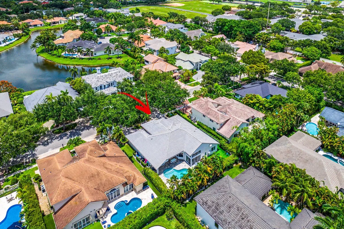 Woodfield Country Club Residence photo 43