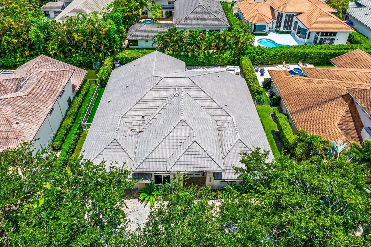 Woodfield Country Club Residence photo 46
