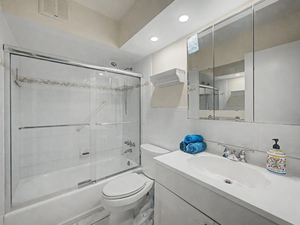  Unit 104 photo 10