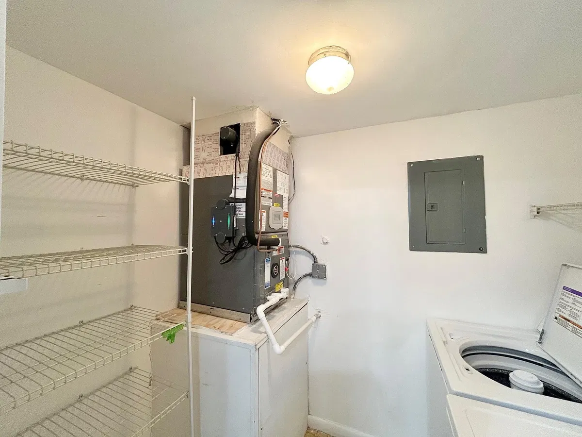 Unit C-1 photo 19