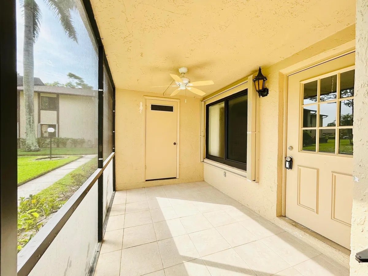 Unit C-1 photo 37