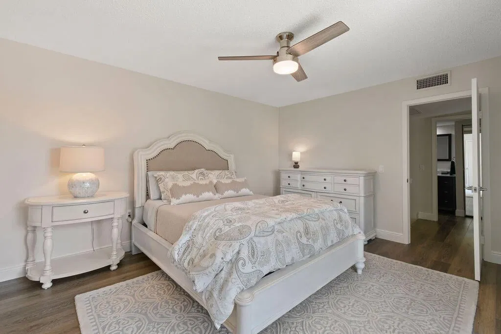 Unit 22a photo 25