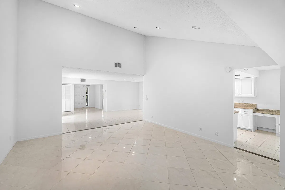  Residence photo 19