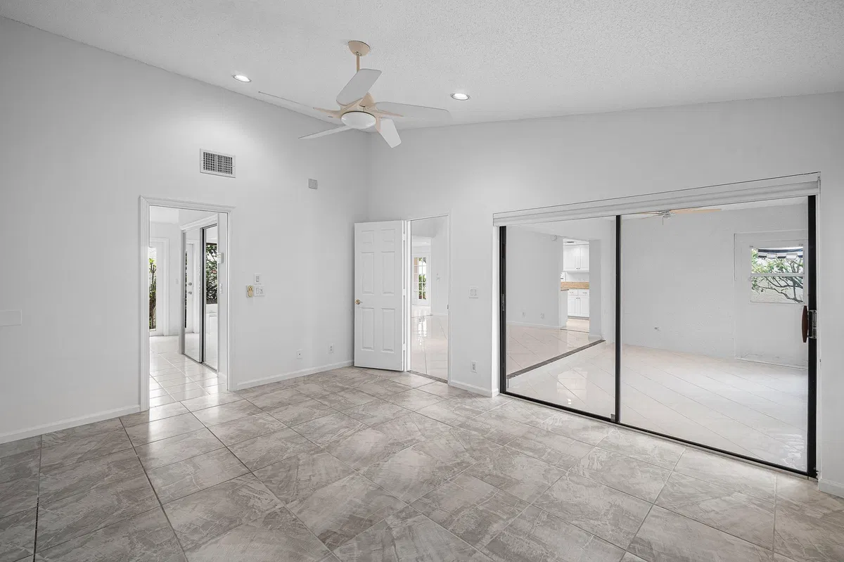  Residence photo 31