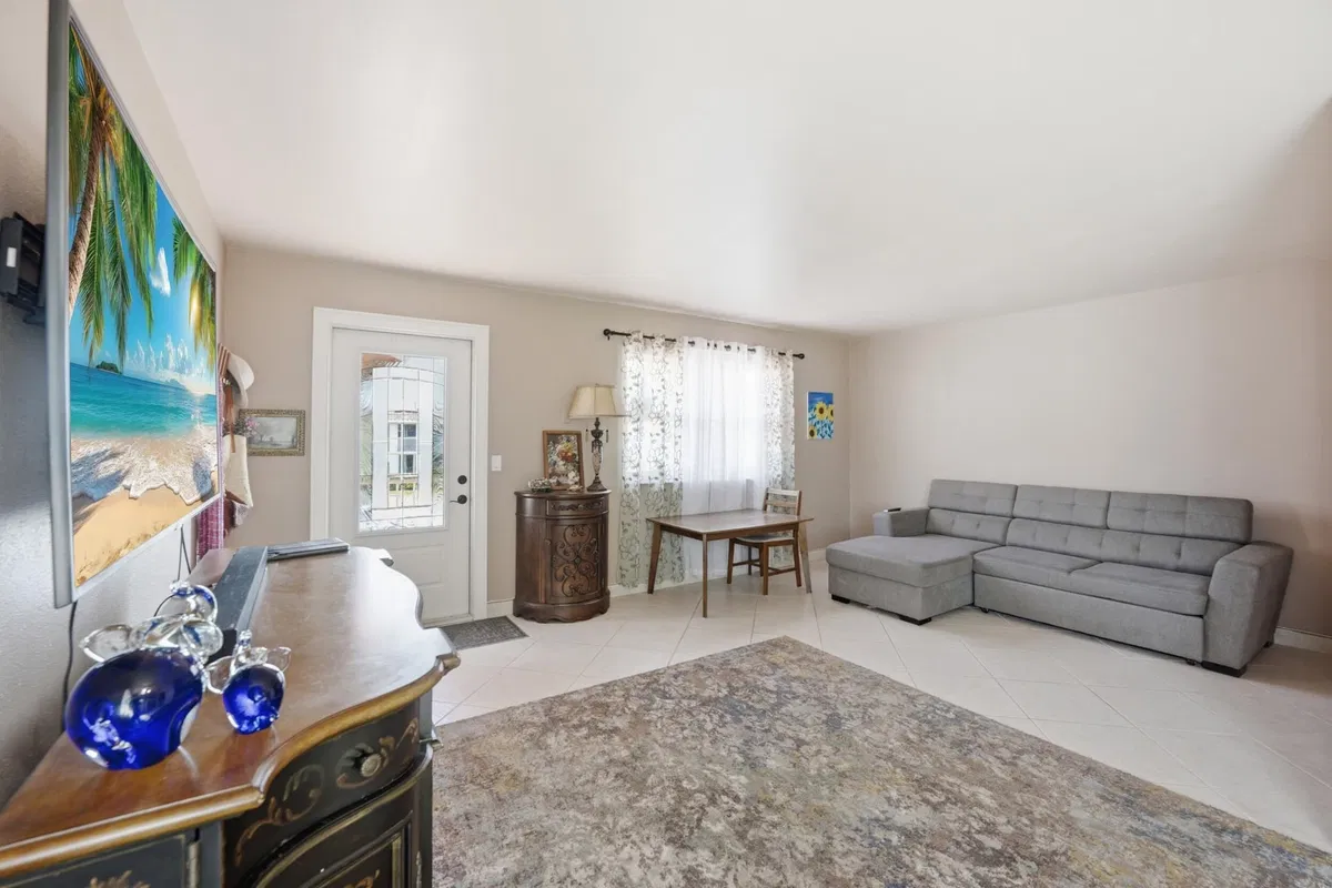 Residence photo 7