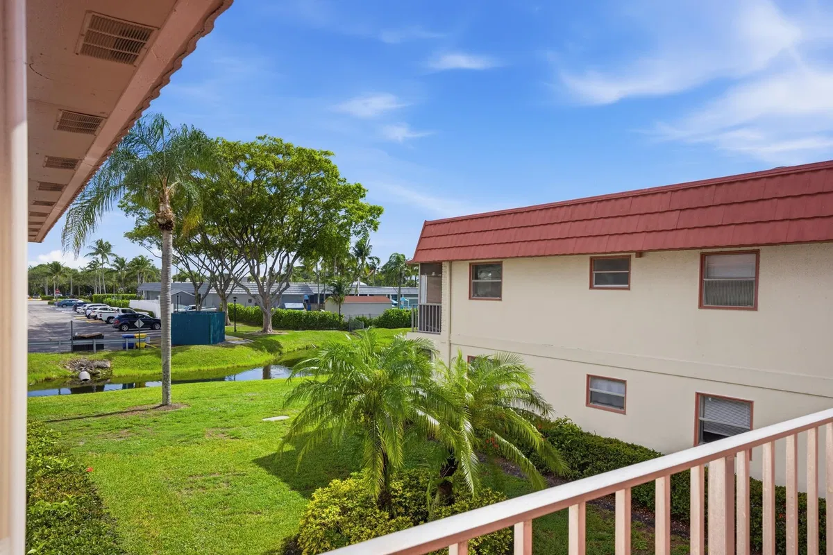 Residence photo 25