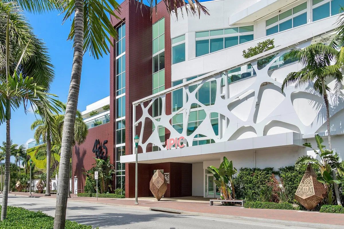 Residence photo 94