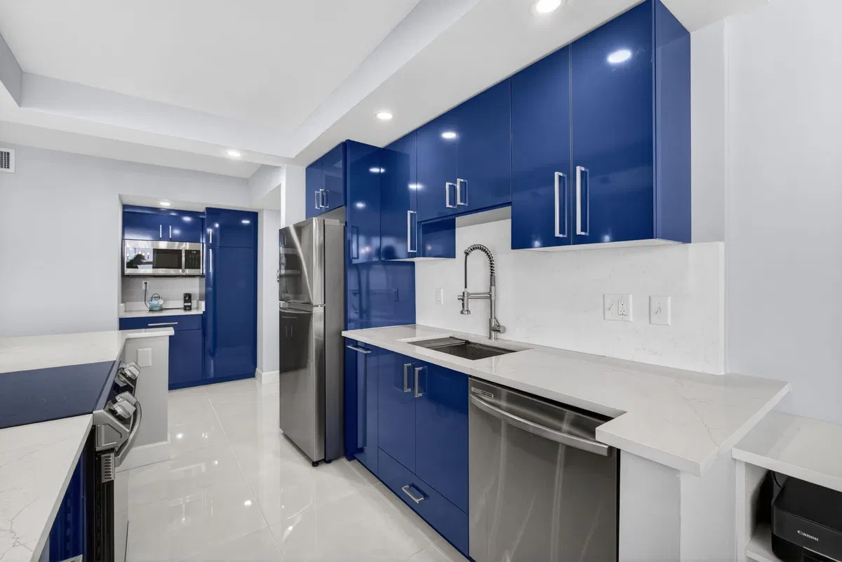 Aquarius Condominium Unit 807 photo 7