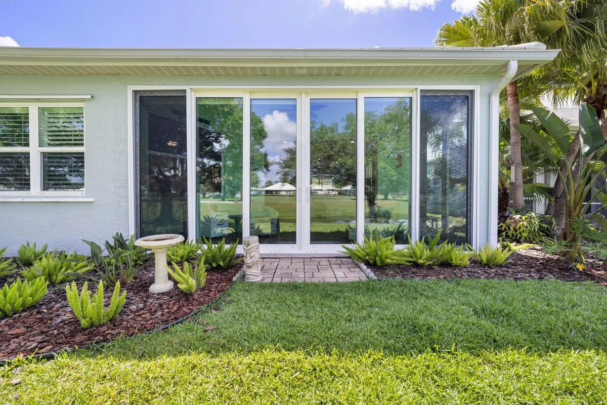 Monarch Country Club Residence photo 49