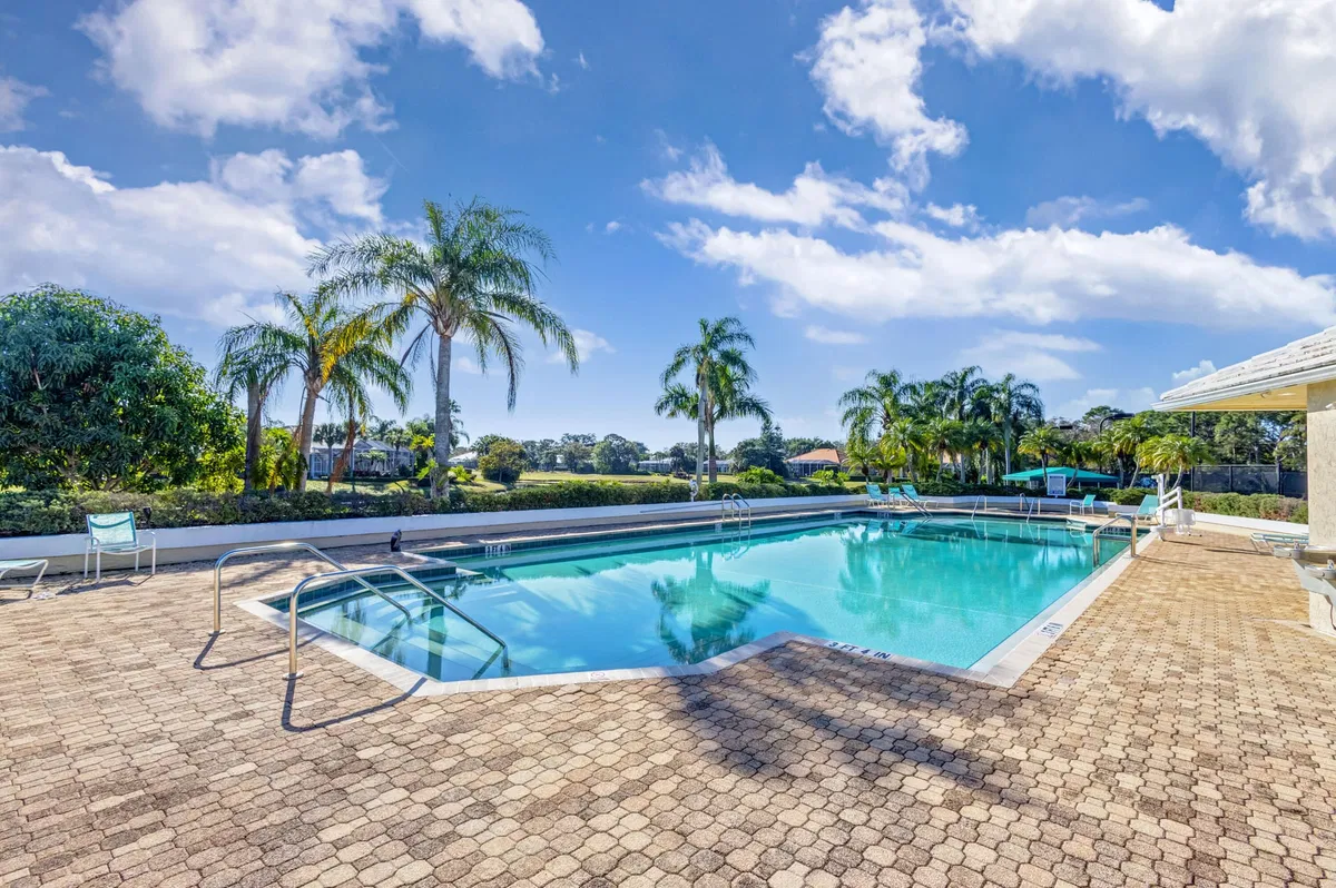 Monarch Country Club Residence photo 67