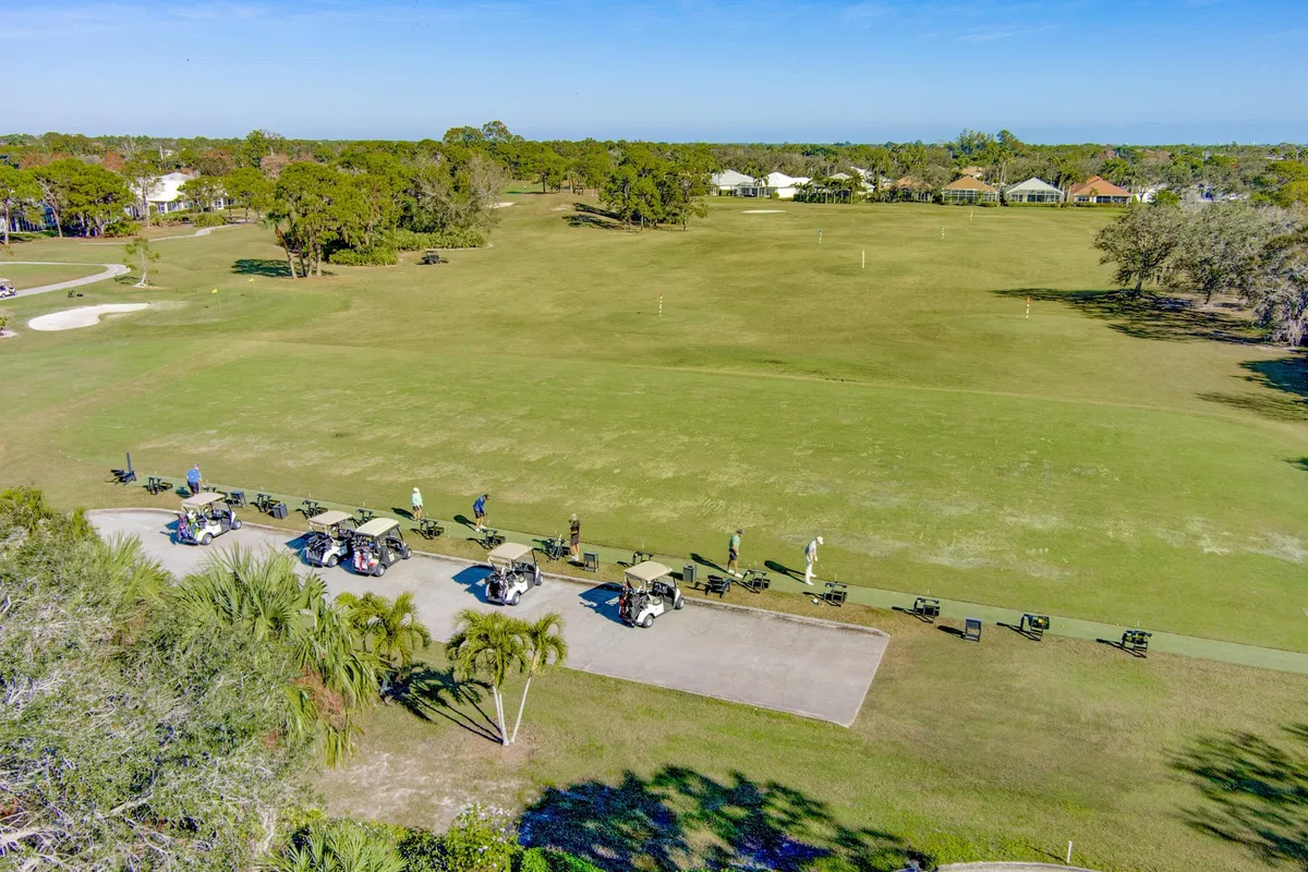 Monarch Country Club Residence photo 79