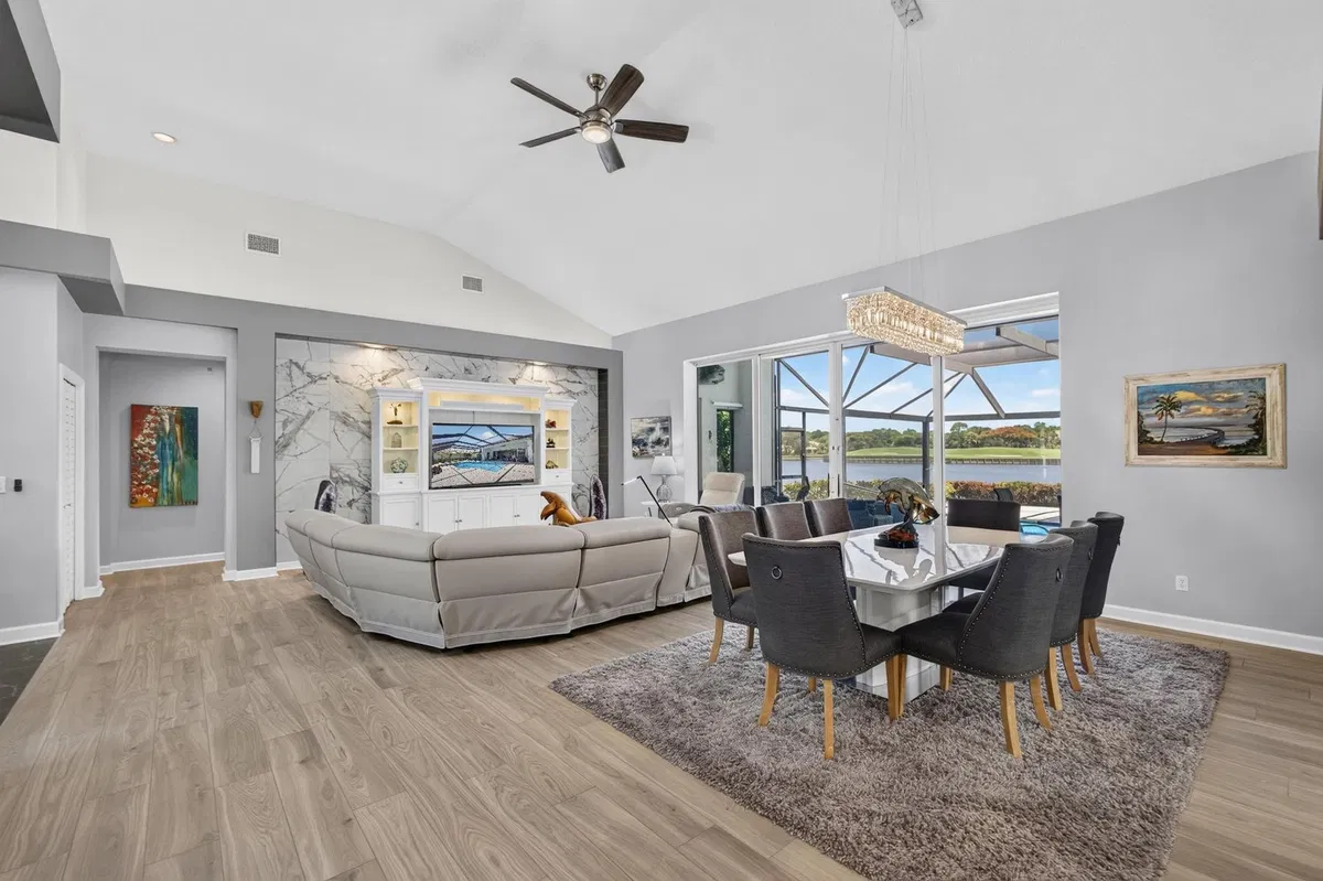 Willoughby Golf Club Residence photo 13