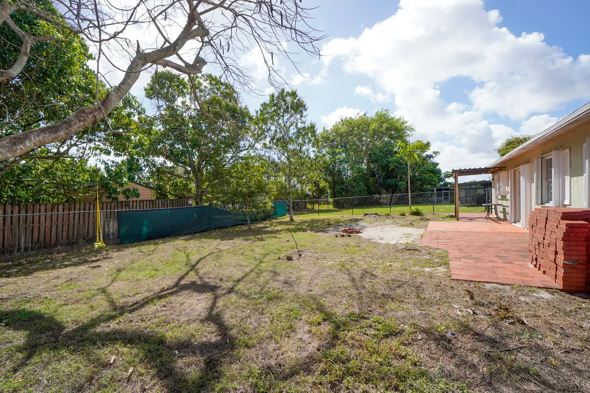  Residence photo 22