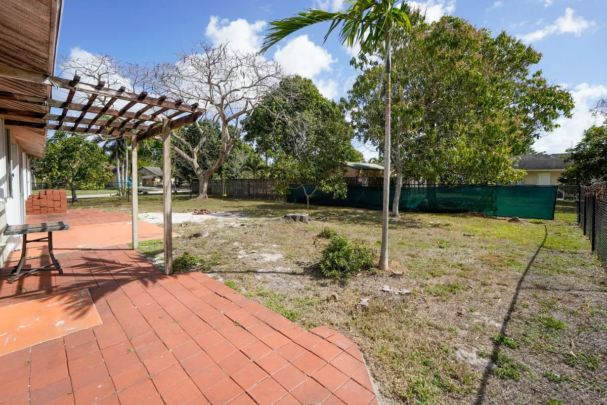  Residence photo 25