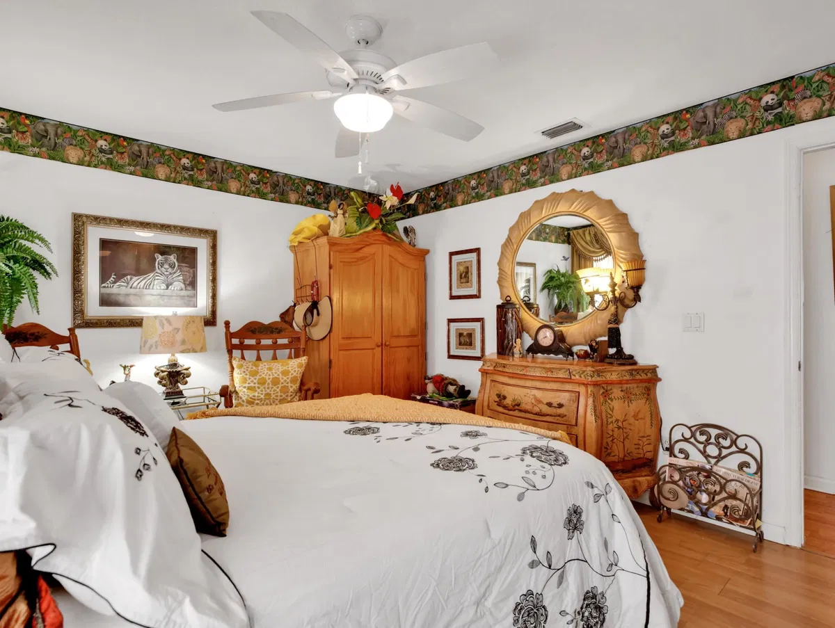 Residence photo 52