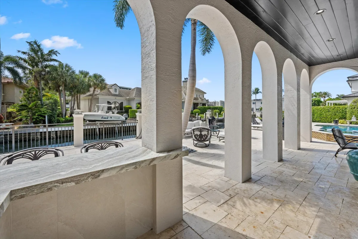 Residence photo 25