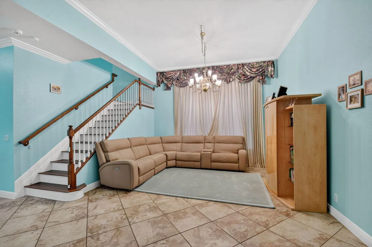  Residence photo 10