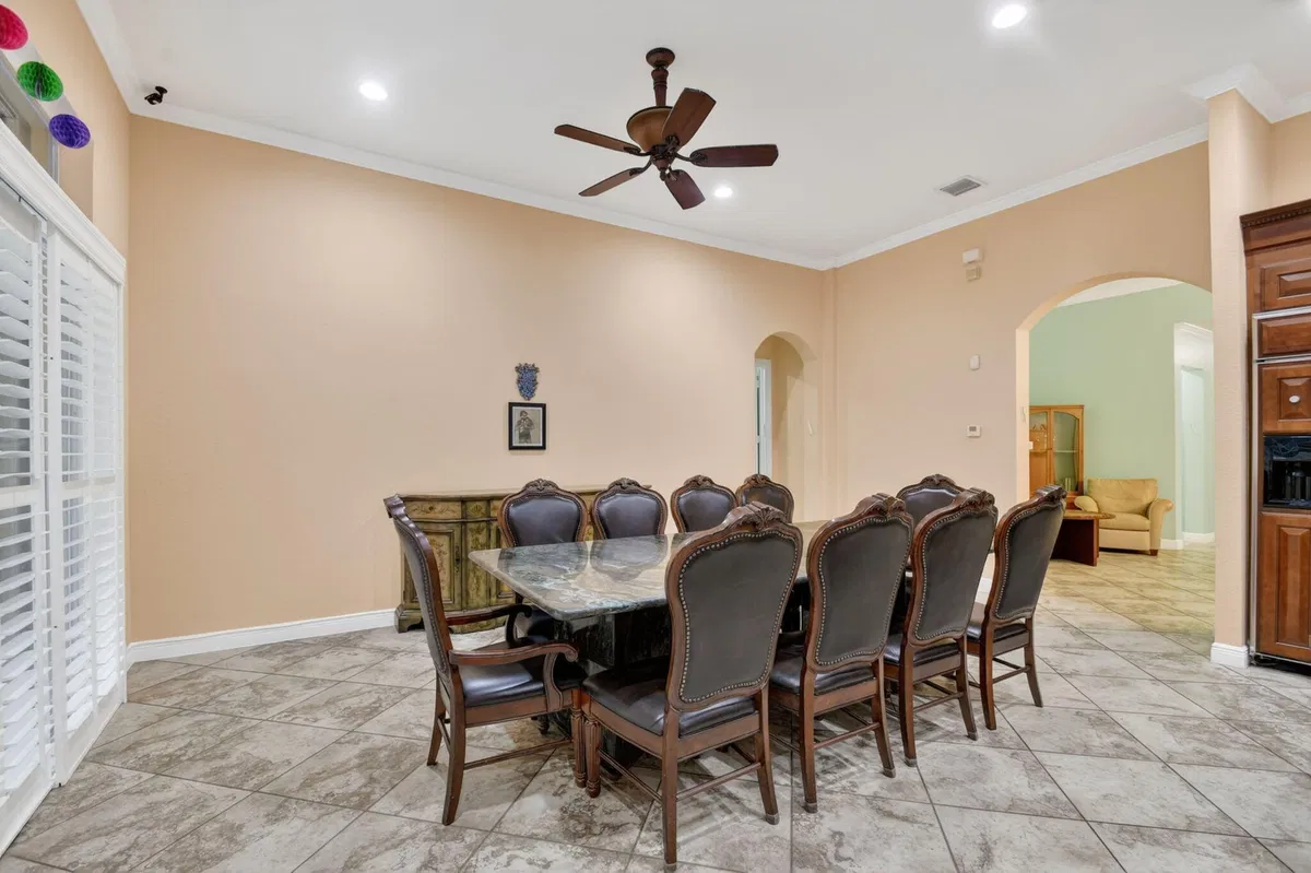  Residence photo 28