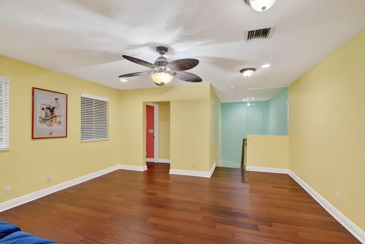  Residence photo 55