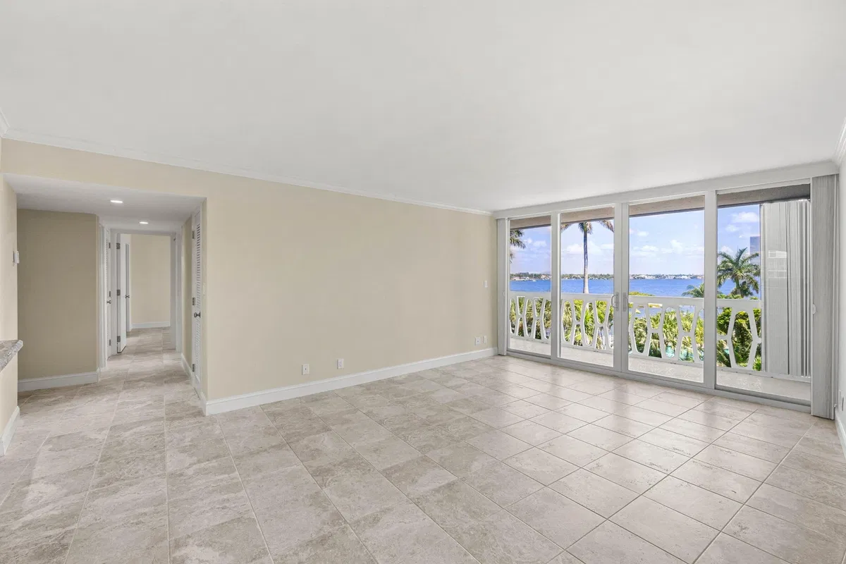 South Palm Beach Unit 515 photo 13