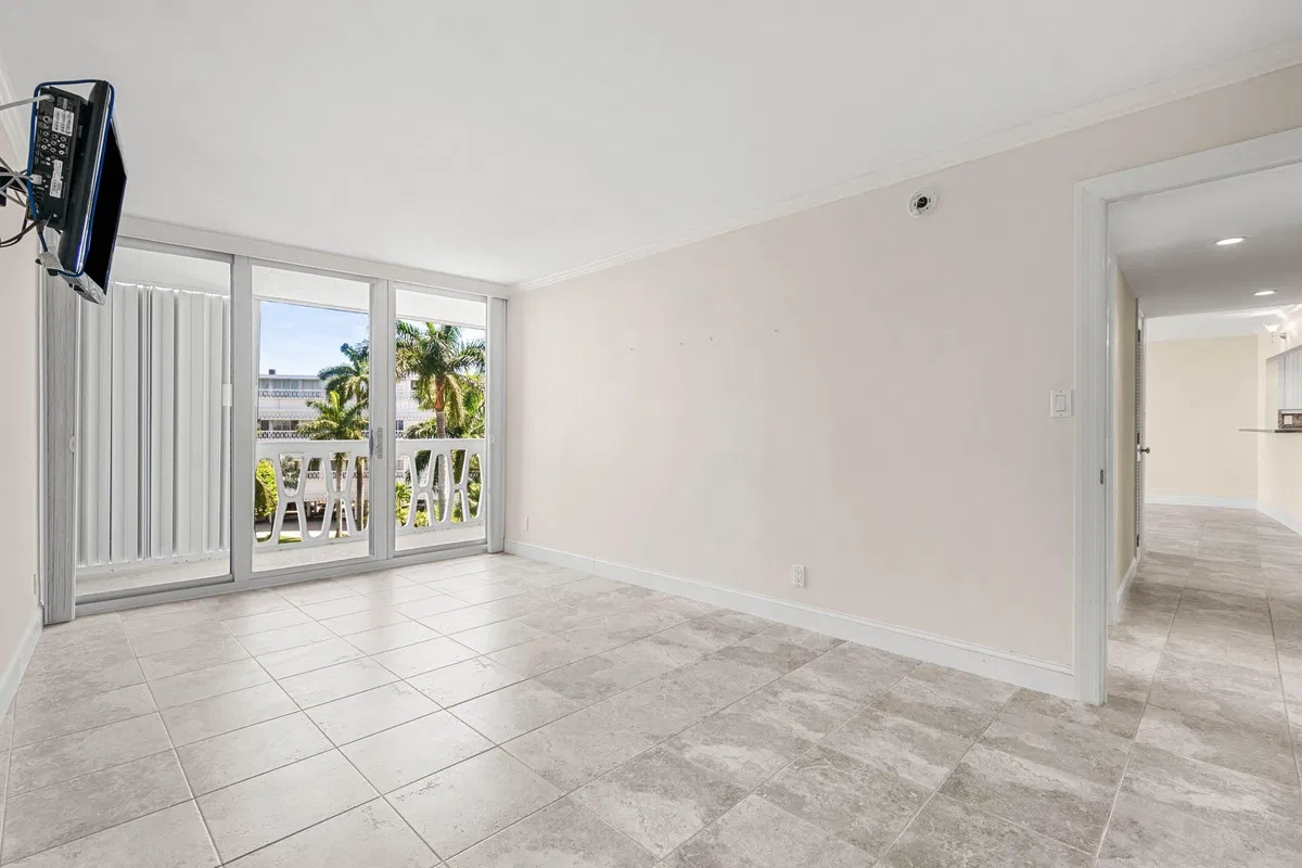 South Palm Beach Unit 515 photo 19