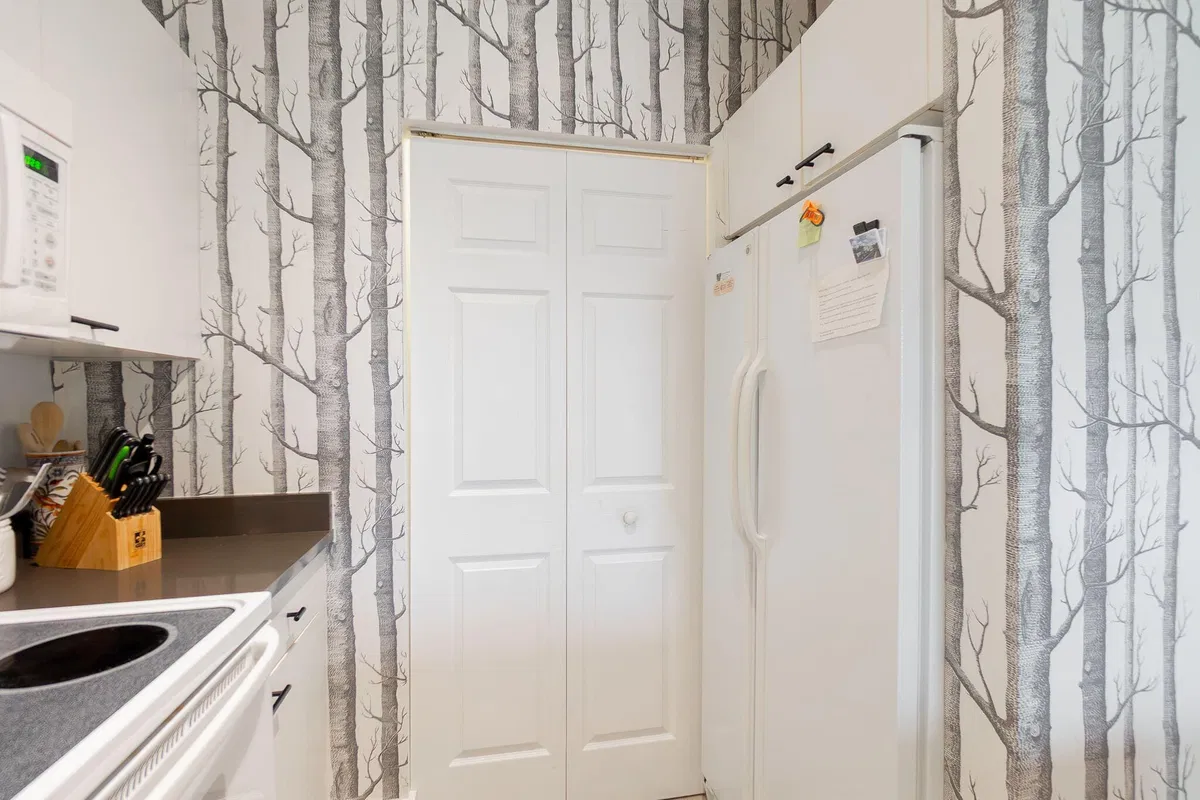  Unit 304 photo 7