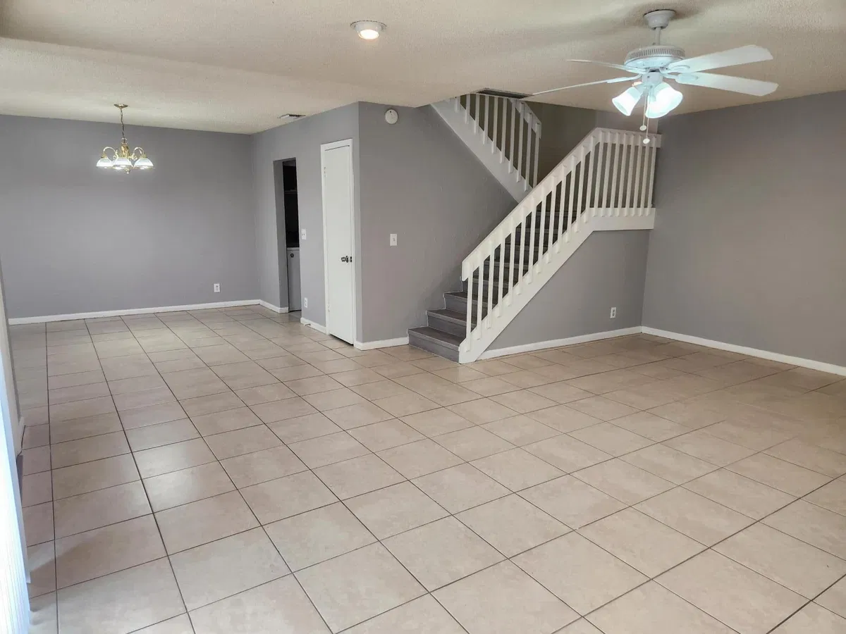 Unit C photo 7