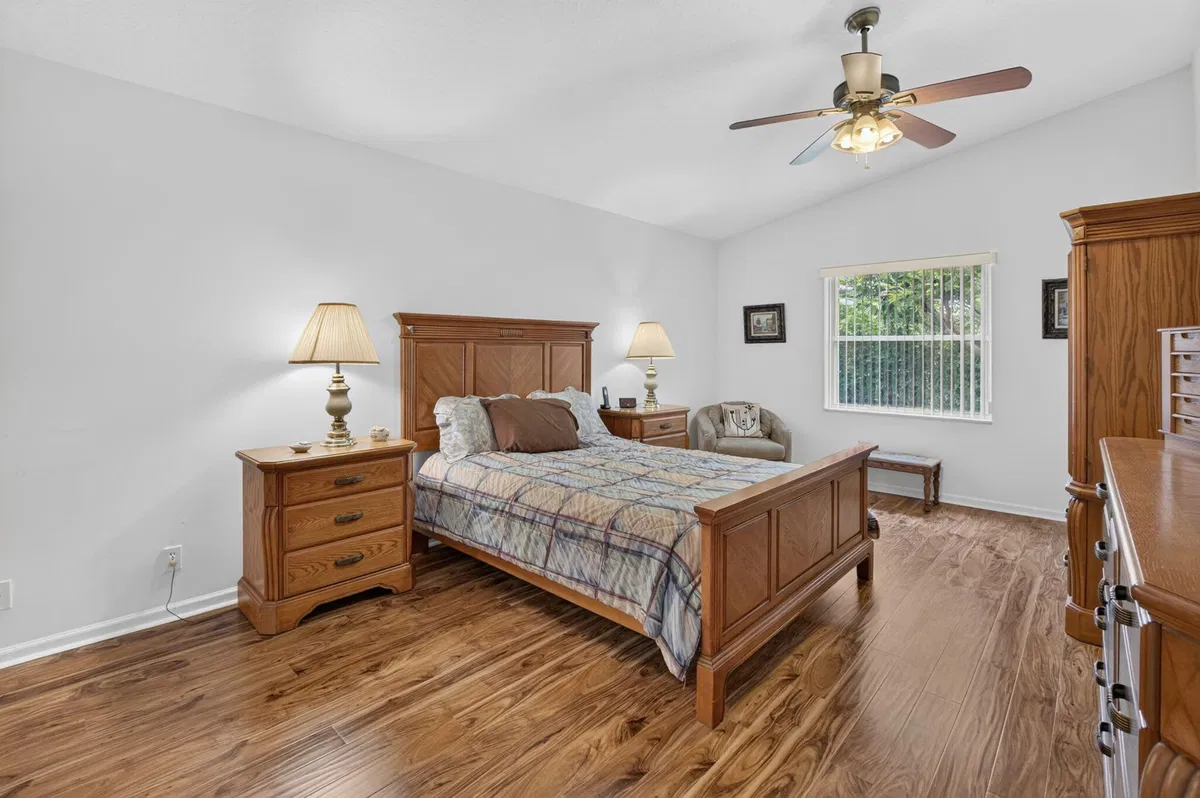 Residence photo 25