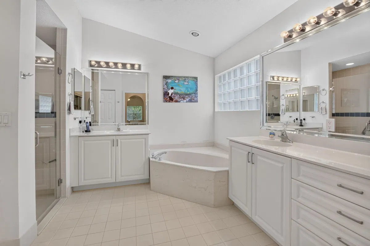 Residence photo 28