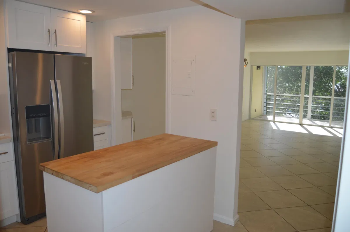 Unit 5-303 photo 4