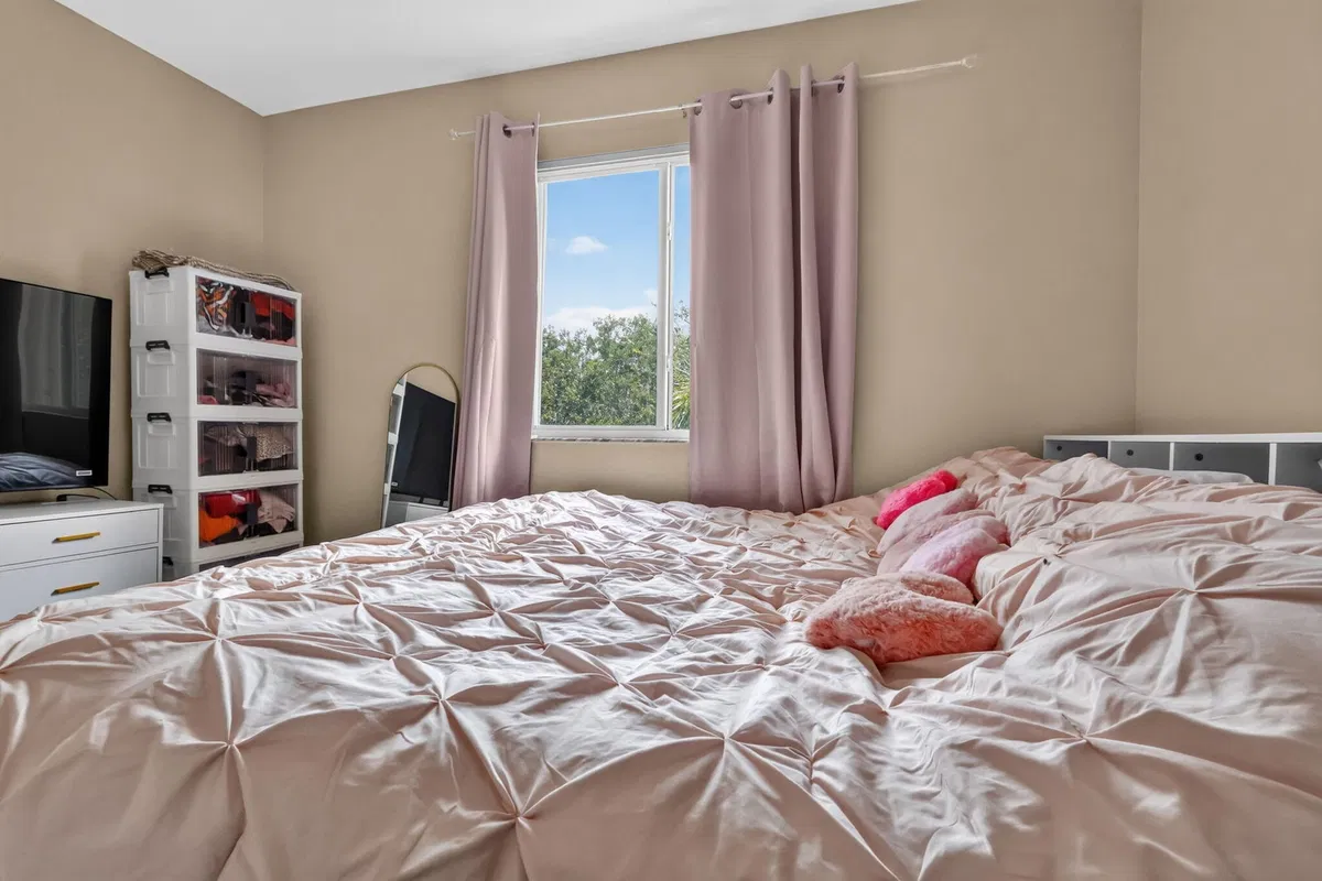 Residence photo 43