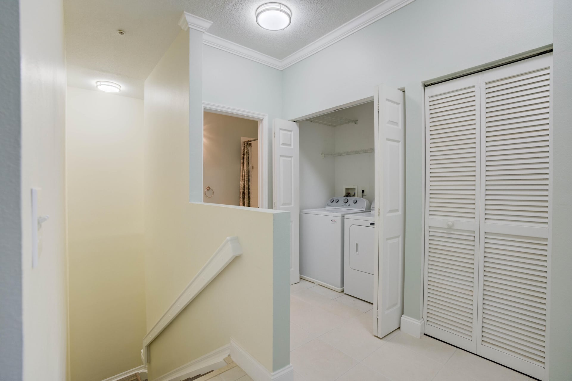 Unit B photo 28