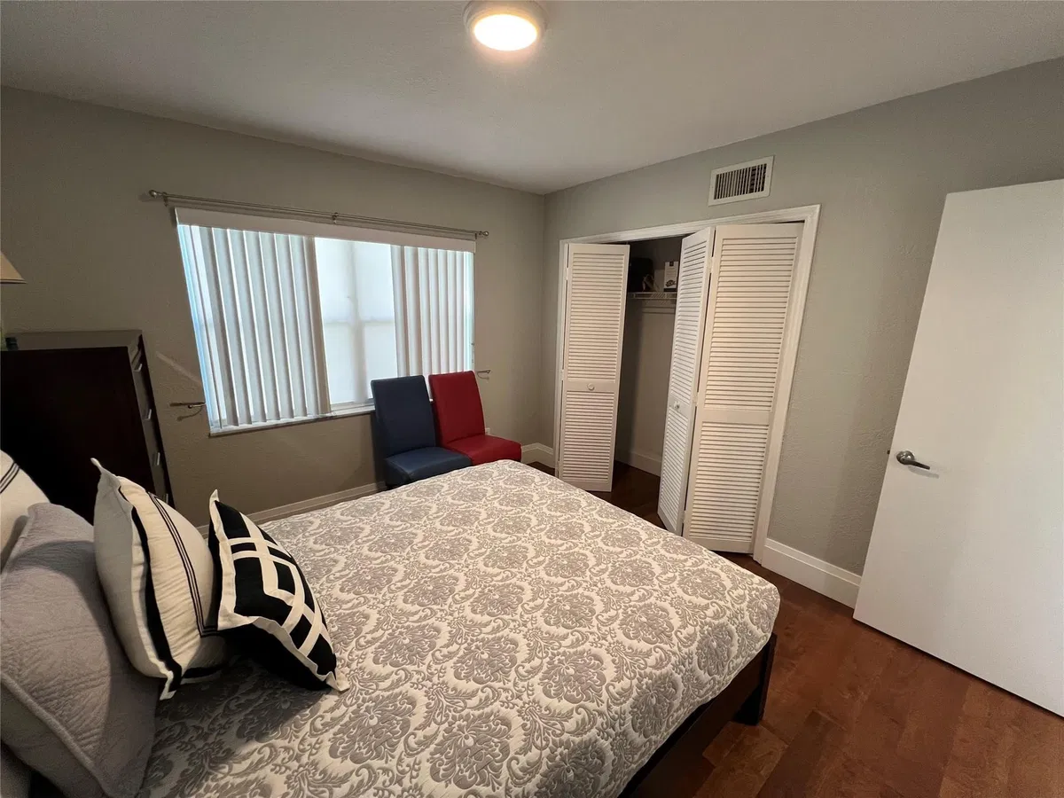 Unit 415 photo 13