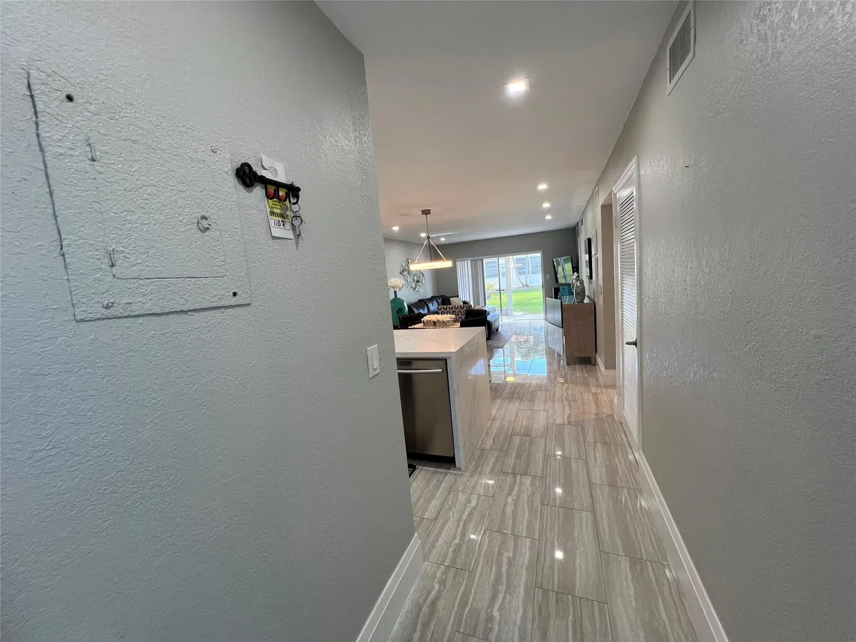  Unit 415 photo 28