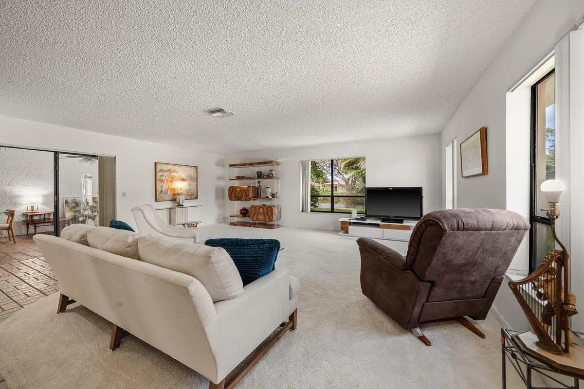 Residence photo 4