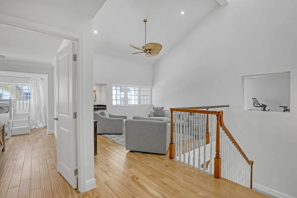 Unit 6 photo 25