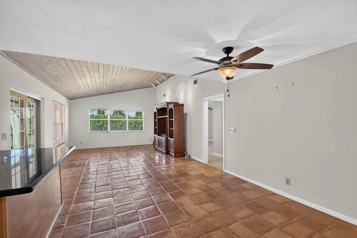 Residence photo 19