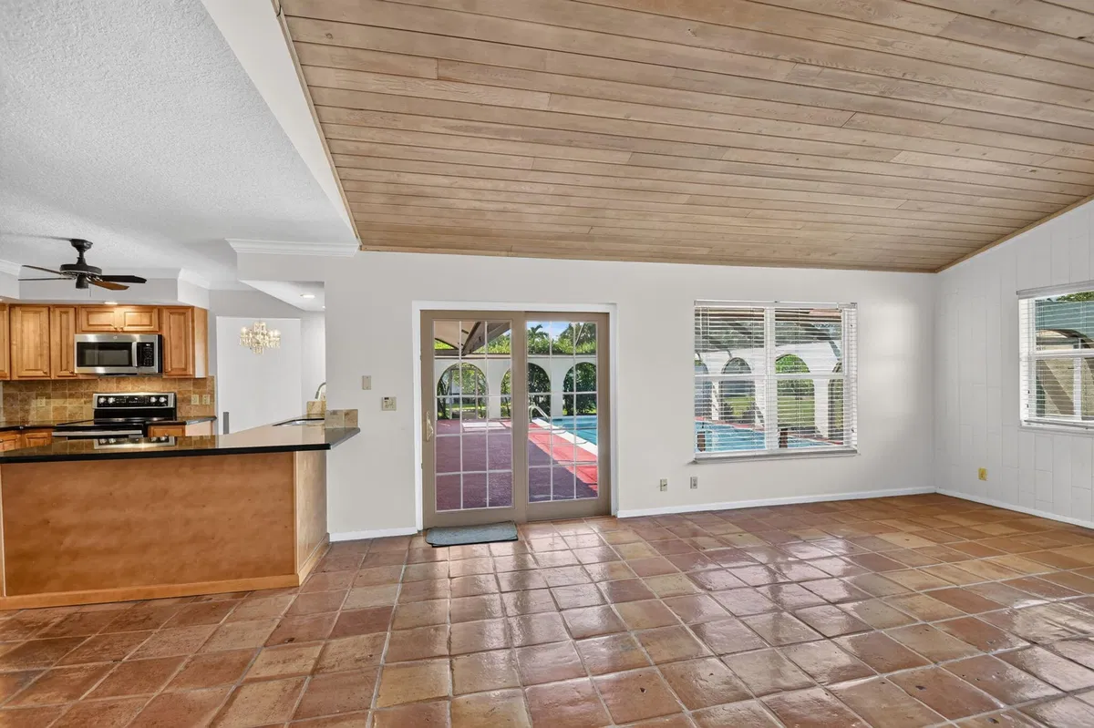 Residence photo 25