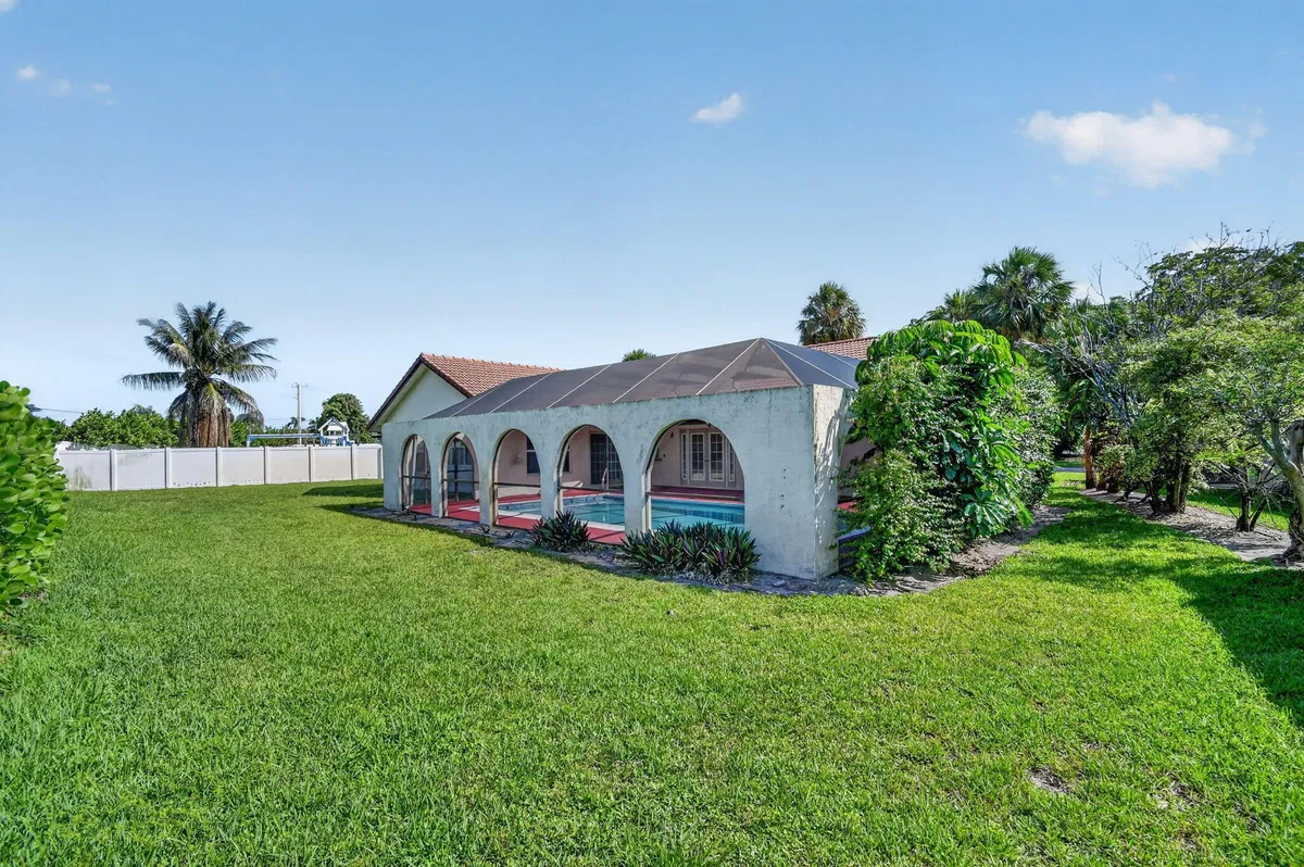 Residence photo 61