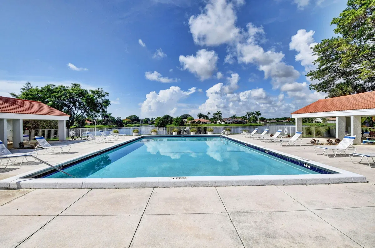 Residence photo 82
