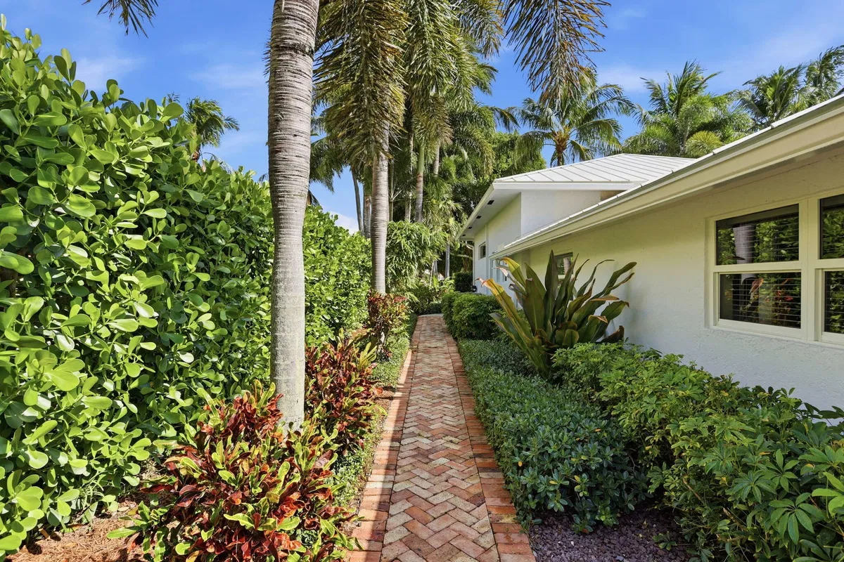Boca Bath & Tennis Residence photo 49