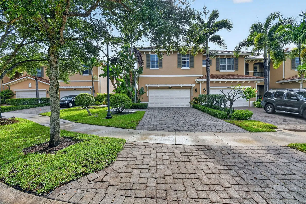 Paloma Palm Beach Gardens Residence